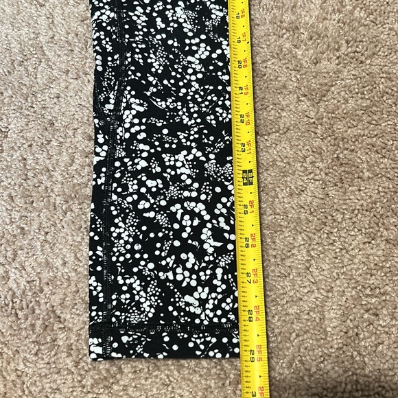 Lululemon black leggings - Picture 11 of 12